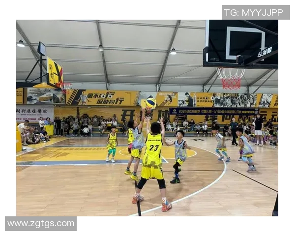 以篮球为纽带探索团队协作与竞技精神在青少年成长中的重要作用